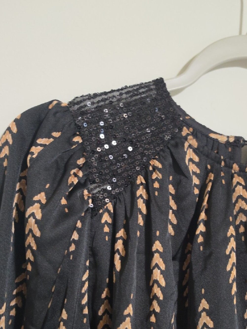 THML Black & Gold Boho Sequin Accent Balloon Sleeve Blouse, XL - Picture 4 of 7